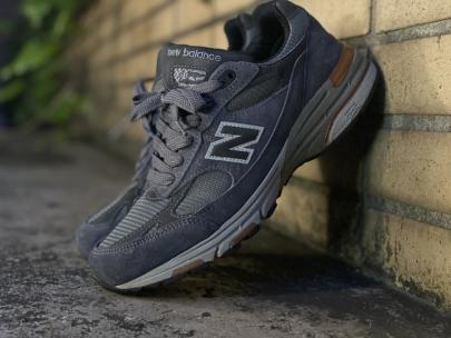 「スニーカーのNEW BALANCE 」