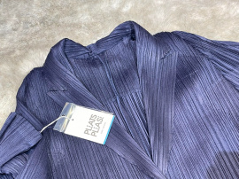 「ドメスティックブランドのPLEATS PLEASE 」