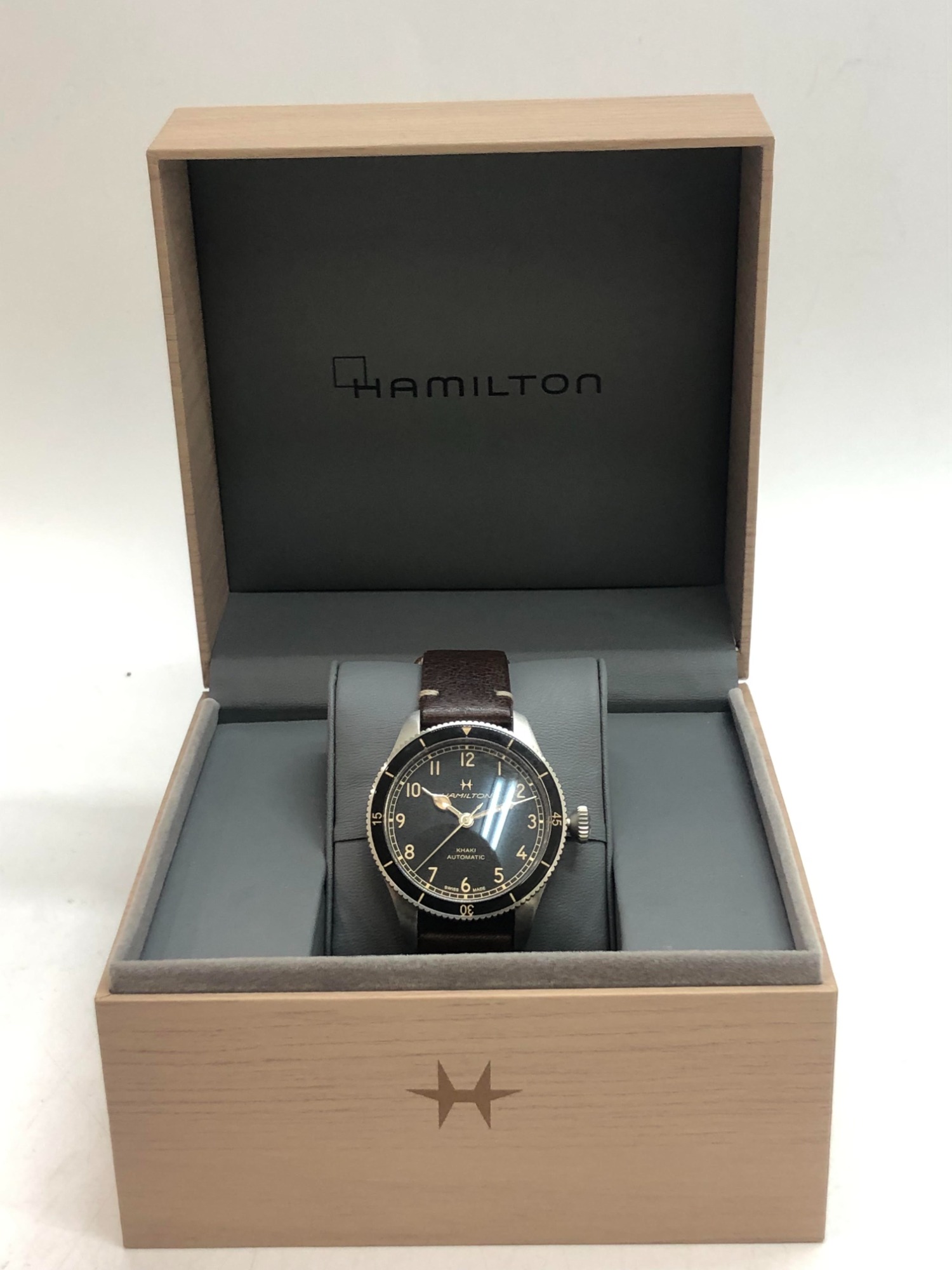 HAMILTON/ハミルトン】から「Khaki Aviation Pilot Pioneer（カーキ 