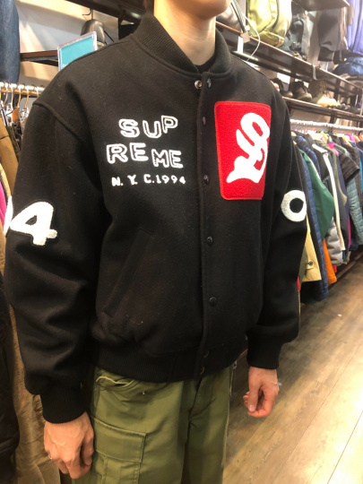 「ストリートブランドのSUPREME 」