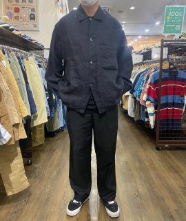 「ドメスティックブランドのCOMOLI 」