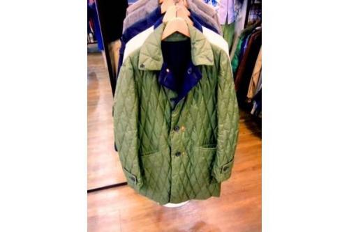 コートのパッカリングパンツ