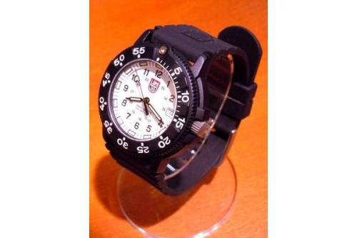 腕時計のダイブウォッチ