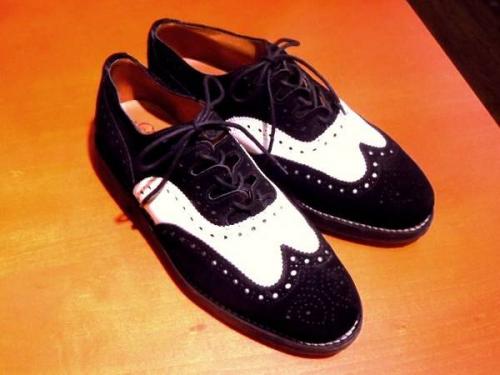 サンダースのギリーシューズ