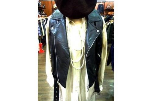 レザーベストの古着屋