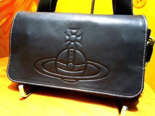 ヴィヴィアン・ウェストウッドのショルダーバッグ