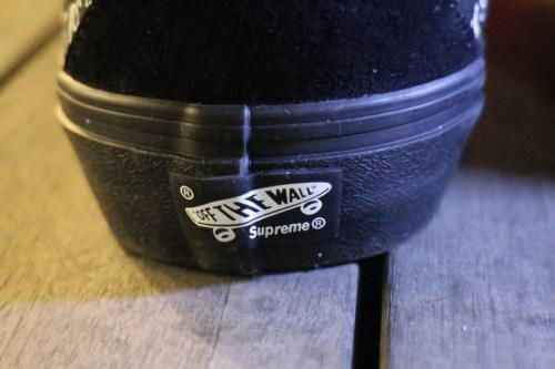 新入荷のシュプリーム