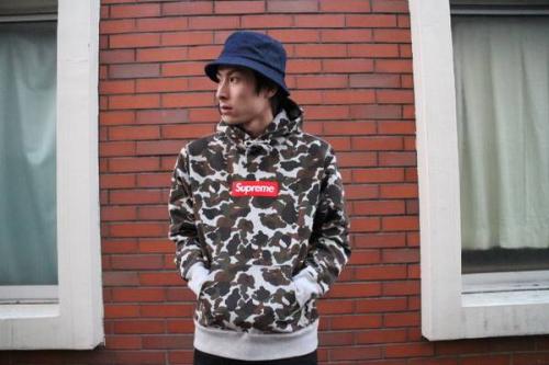 新入荷のシュプリーム