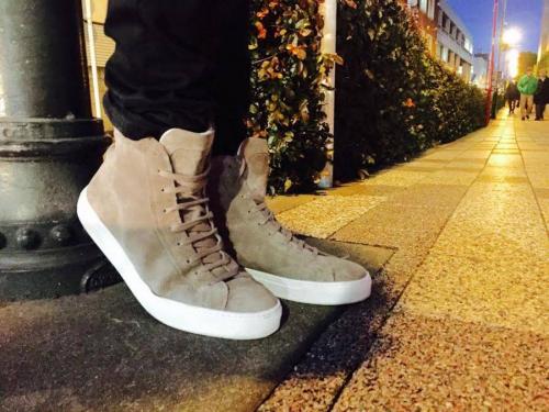 バッグのスニーカー