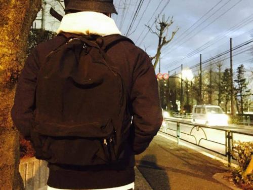 スニーカーの三鷹