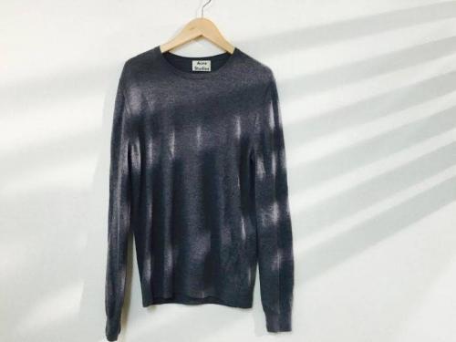 acne studiosのアクネ