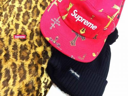 SUPREMEのシュプリーム