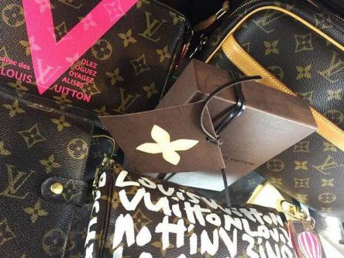 LOUIS VUITTONのcoach