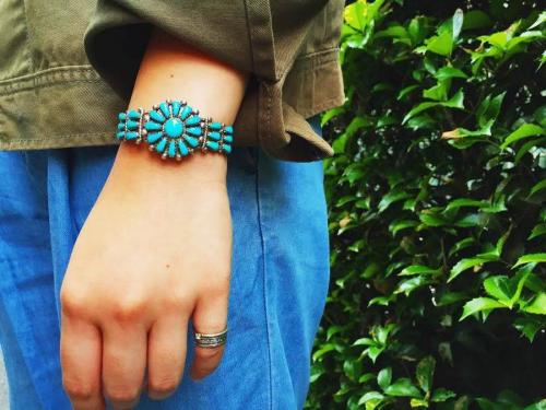 ネックレスの三鷹