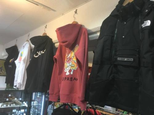 シュプリームの三鷹