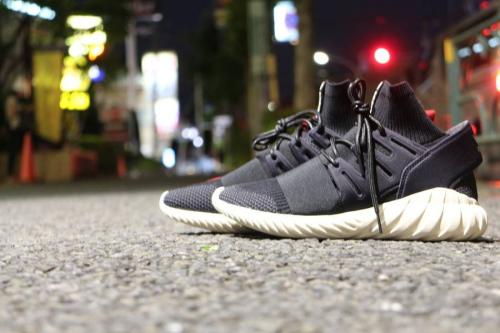 スニーカーの三鷹