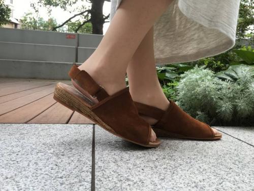 ガイモのサンダル