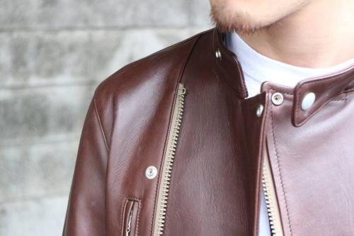 レザーのソーファー