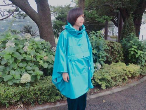 アウトドアのポンチョ