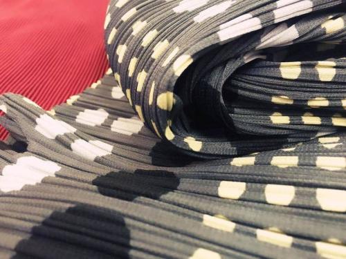 PLEATS PLEASEの三鷹