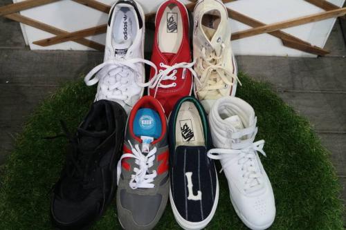 スニーカーの三鷹