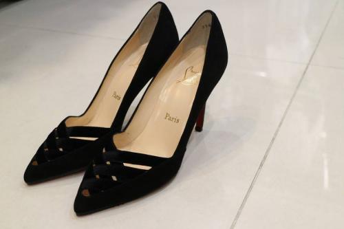 クリスチャンルブタンの三鷹