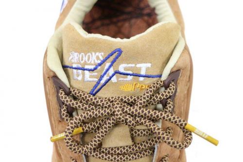 ASICS TIGERのフライニット