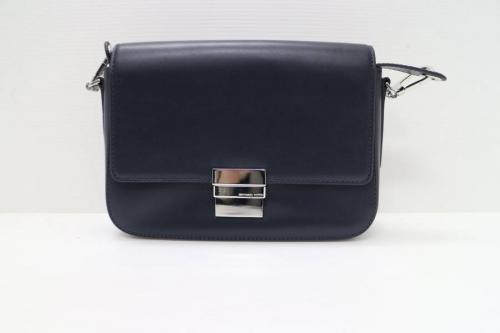 マイケルコースの三鷹