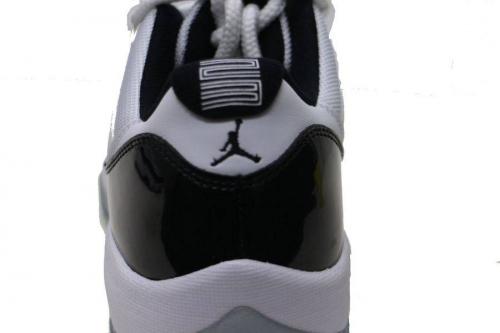 スニーカーのNIKE