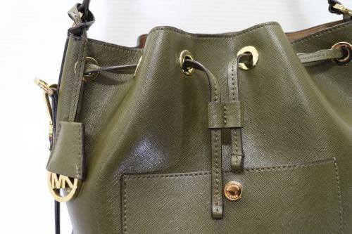 プレゼントのショルダーバッグ