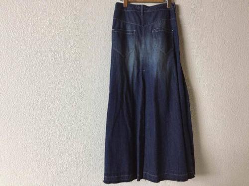 IENAのデニムスカート