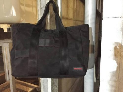 ブリーフィングのバッグ