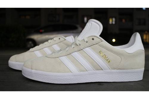 adidasのNEW BALANCE