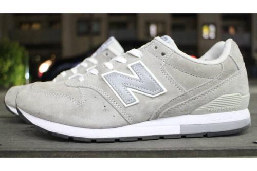 NEW BALANCEの三鷹