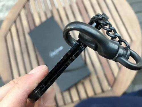 三鷹のスニーカー