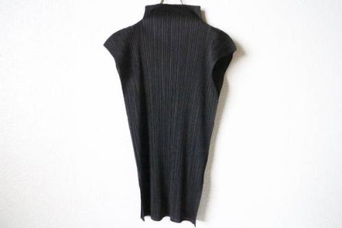 春アイテムのTOMORROW LAND