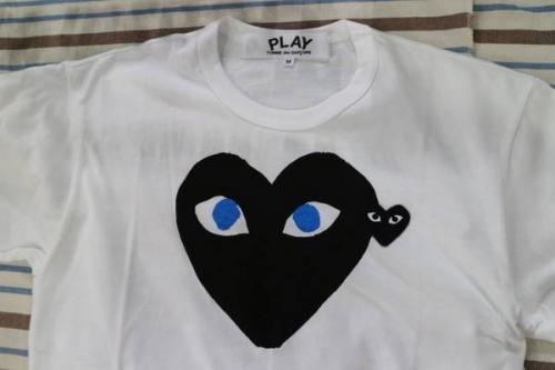 コムデギャルソンのプレイ