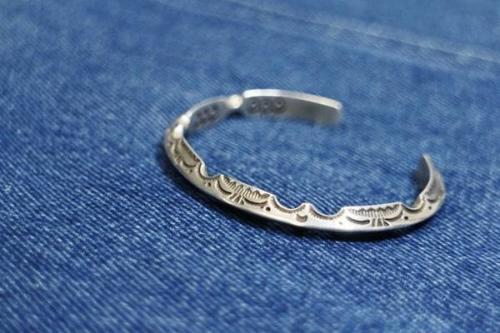 シルバーアクセサリーのナバホ