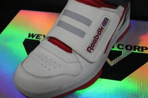 スニーカーのコラボ