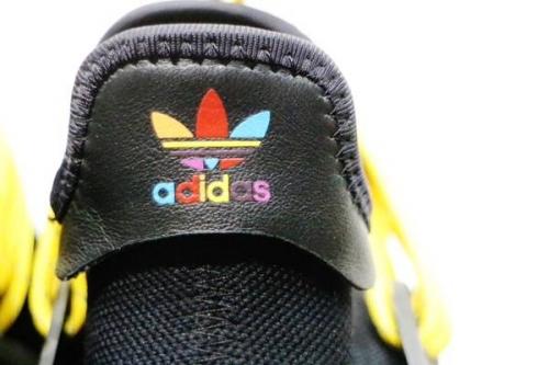 三鷹のスニーカー