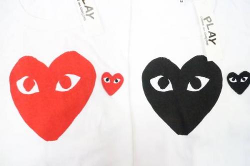 SUPREMEのコムデギャルソン