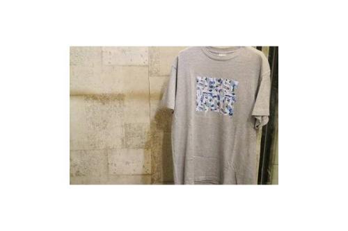中古のTシャツ