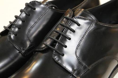 プレーントゥのレザー