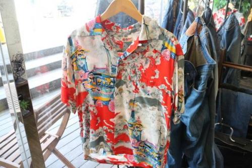 アロハシャツの三鷹