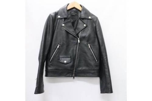 ウィメンズの新入荷