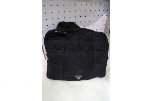 プラダのバッグ