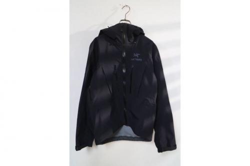 アウトドアのALPHA SV JACKET