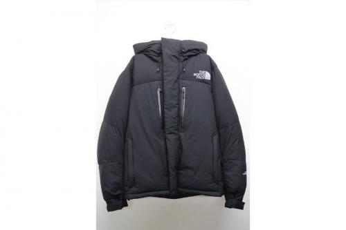 トップスのダウンジャケット