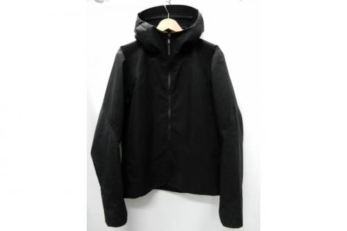 トップスのマウンテンパーカー