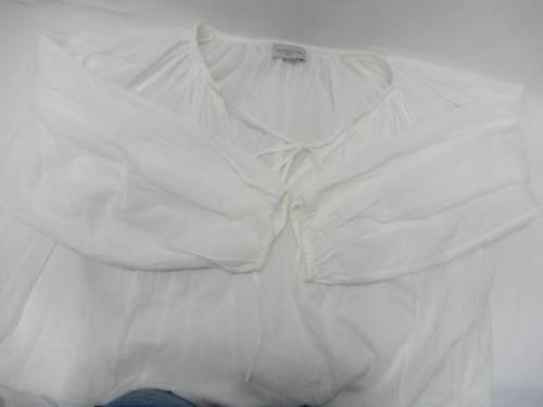 ワイドパンツの三鷹